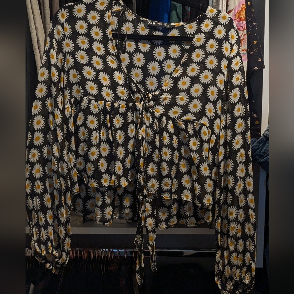 Zara Black Daisy Print Blouse